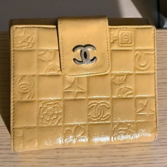 CHANEL Handbags - Chanel Lucky Charm Wallet